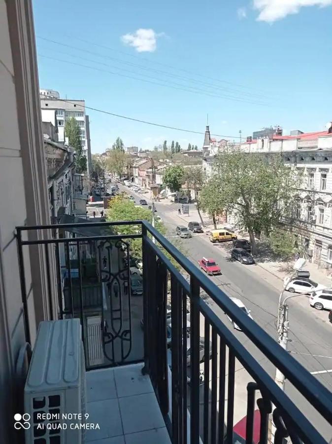 Comfortable Apartment In The Centre Odesa Exterior foto