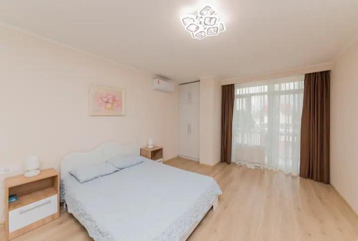 Comfortable Apartment In The Centre Odesa Exterior foto