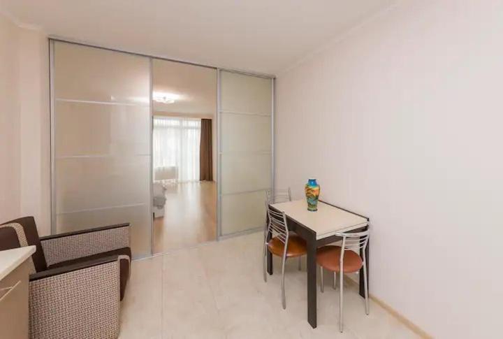 Comfortable Apartment In The Centre Odesa Exterior foto